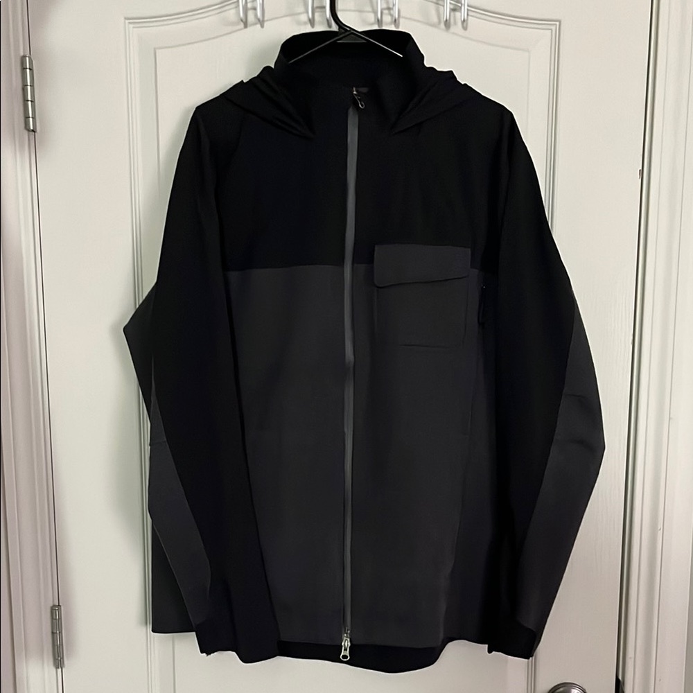 lululemon athletica Two-Tone Black & Dark Gray Hooded Jacket